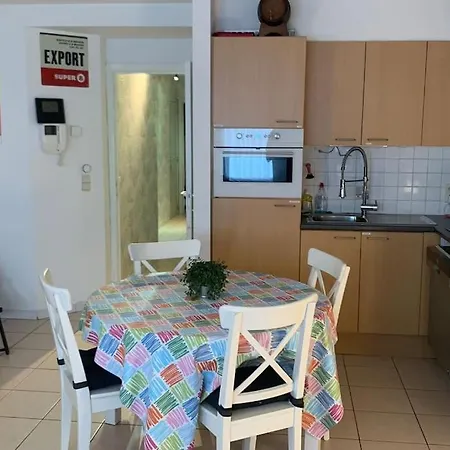 90m2 Op 70m Van Het Strand. Appartement