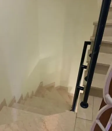 90m2 Op 70m Van Het Strand. Appartement *