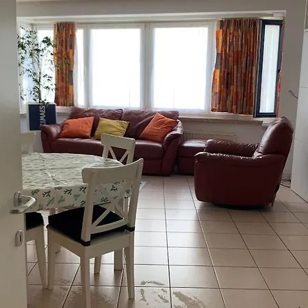 90m2 Op 70m Van Het Strand. Appartement