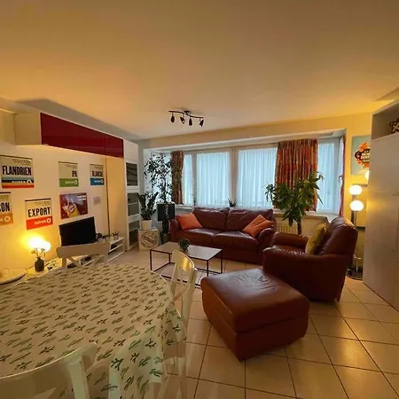 90m2 Op 70m Van Het Strand. アパート