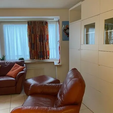 90m2 Op 70m Van Het Strand. オステンド